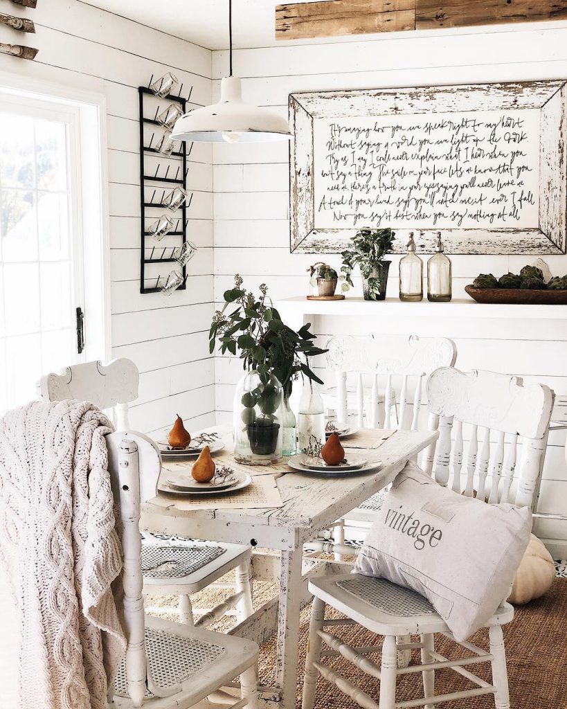 farmhouse-dining-space