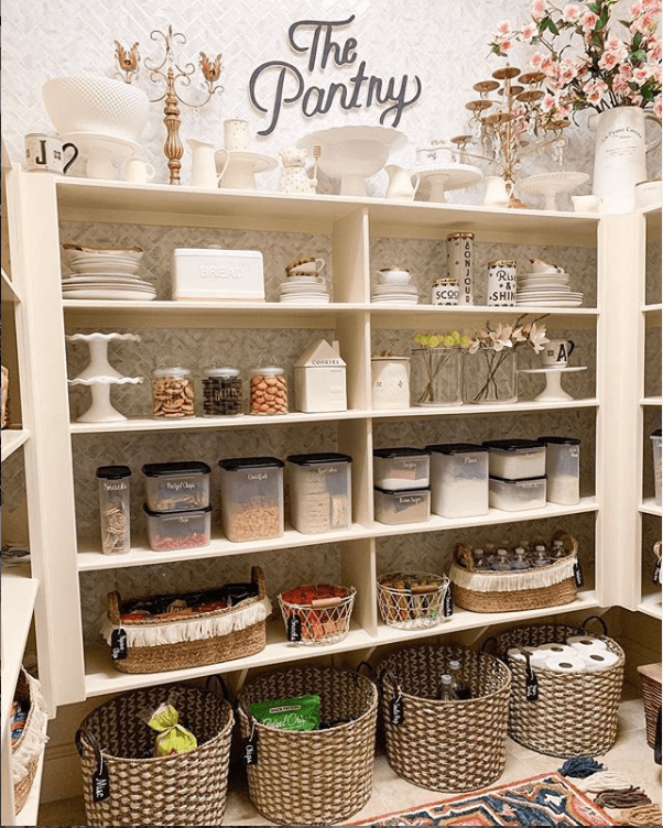 farmhouse-pantry-sign