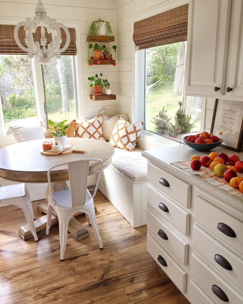 7 Breakfast Nook Ideas that Don't Break the Bank - Decor Steals Blog