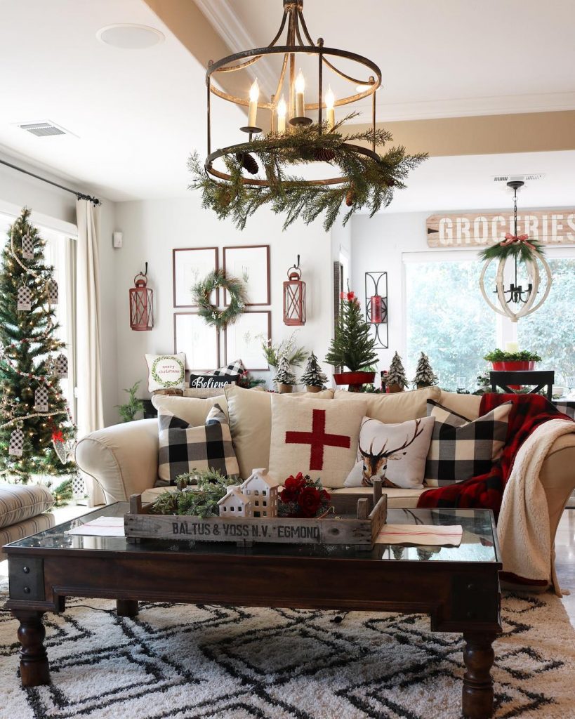 9 Indoor Christmas Decorations To Give Your Home That Holiday Spirit