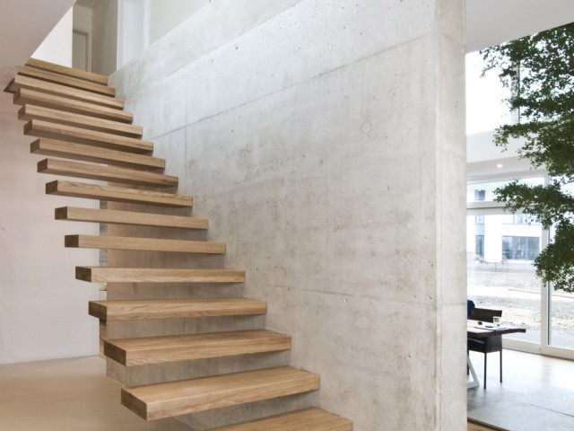 cantilevered-staircase-style