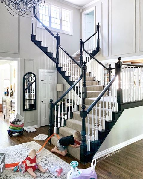 farmhouse-split-staircase