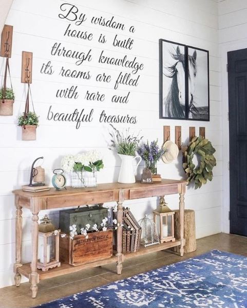 lantern-decor-console-table-entryway