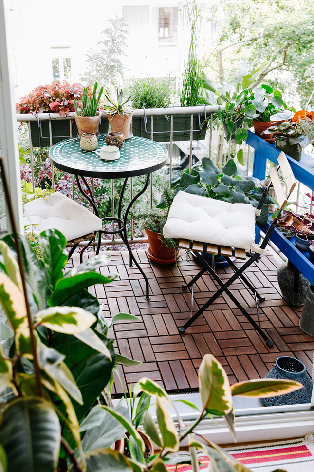 5 Must Have Decor Items For Your Balcony Garden Decor Steals Blog