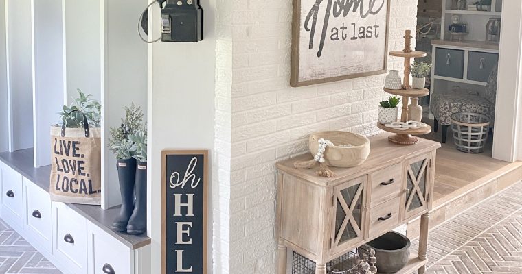 Choosing the Best Classic Furniture Pieces for your Farmhouse Decor