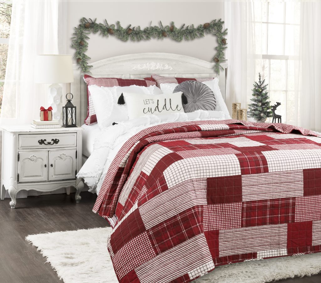 Embrace the Cozy Charm of Plaid in Your Home Décor