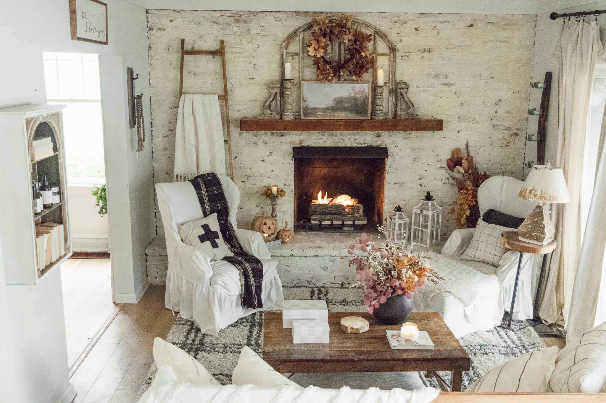 Embracing the Harvest Season: Fall Farmhouse Trends for a Cozy Home